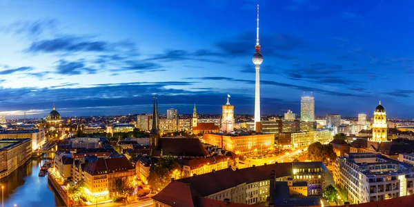 Berlin Panoráma Városkép Torony Városháza Éjjel Németország Város Szürkület — Stock Fotó