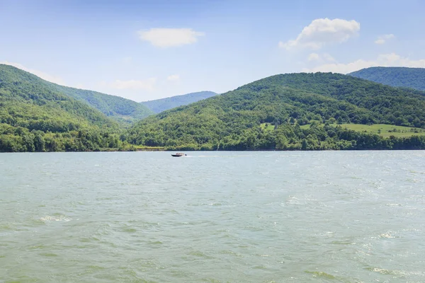 Vista Del Paisaje Del Río Danubio Con Colinas Bosque Verde — Foto de Stock