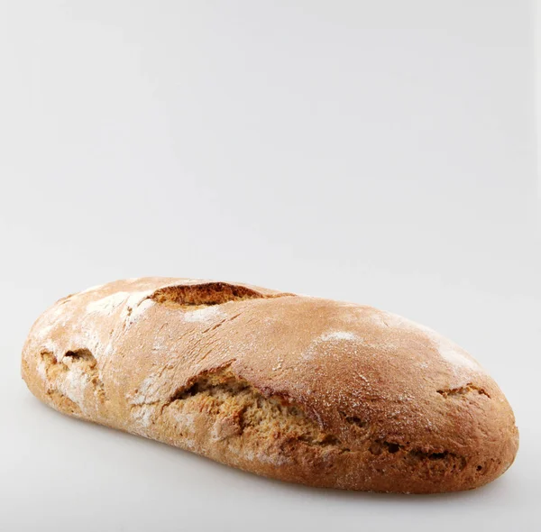 Pane Appena Sfornato Sullo Sfondo Bianco — Foto Stock