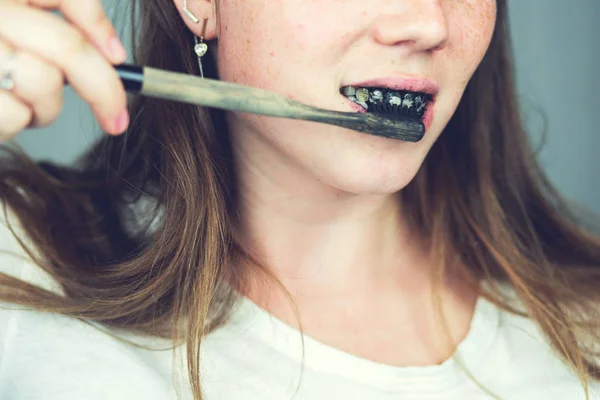 Young Woman Brushing Her Teeth Black Tooth Paste Active Charcoal — Stock Photo, Image