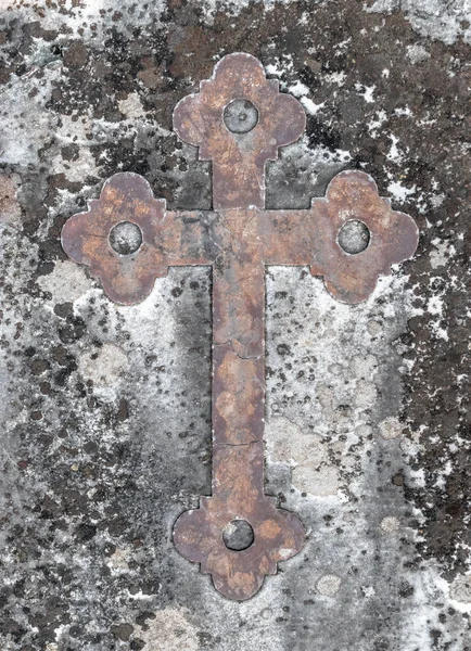 Ancienne Croix Rouillée Sur Une Vieille Pierre Idéal Pour Les — Photo