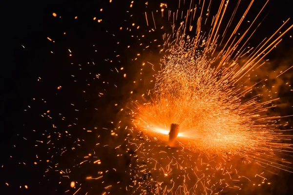 Leuchtend Schönes Buntes Feuerwerk Erhellt Den Himmel Buntes Feuerwerk Nachthimmel — Stockfoto