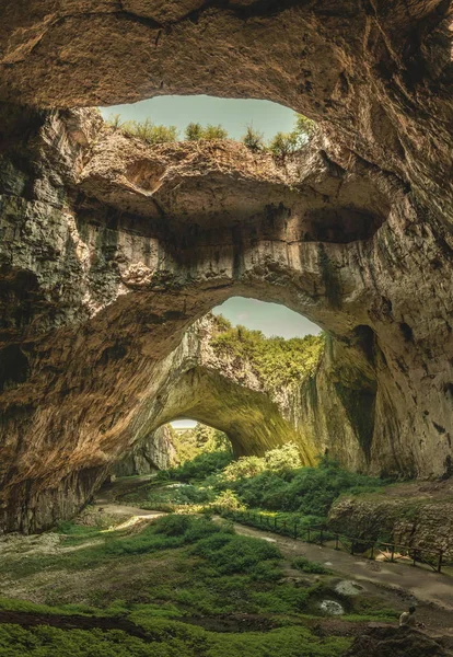 Vista Panorámica Dentro Cueva Devetashka Cerca Aldea Devetaki Río Osam —  Fotos de Stock