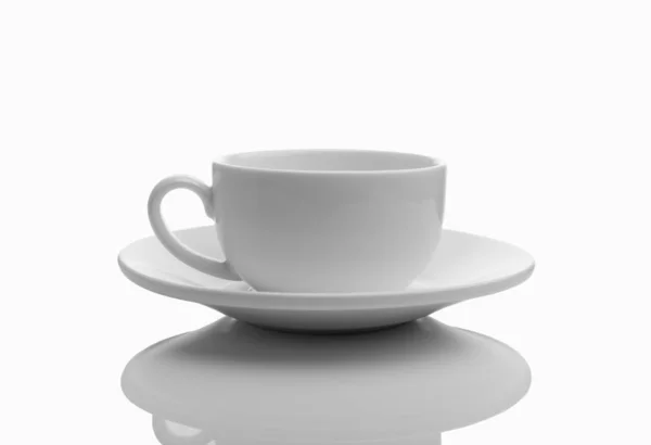 Изолированная Белая Пустая Чашка Блюдцем Белом Фоне — стоковое фото