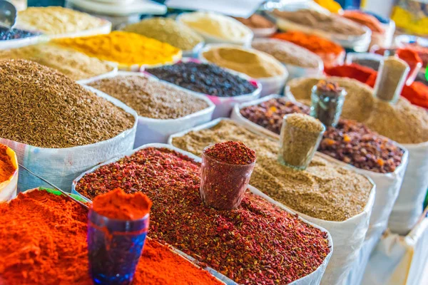 Especiarias Produtos Alimentares Secos Vendidos Bazar Chorsu Tashkent Uzbequistão — Fotografia de Stock