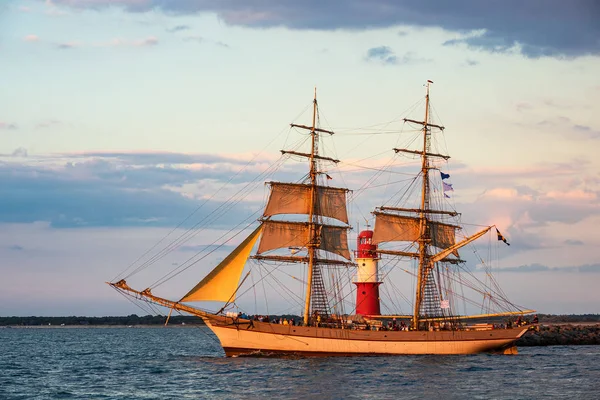 Windjammer Mar Báltico Warnemuende Alemanha — Fotografia de Stock