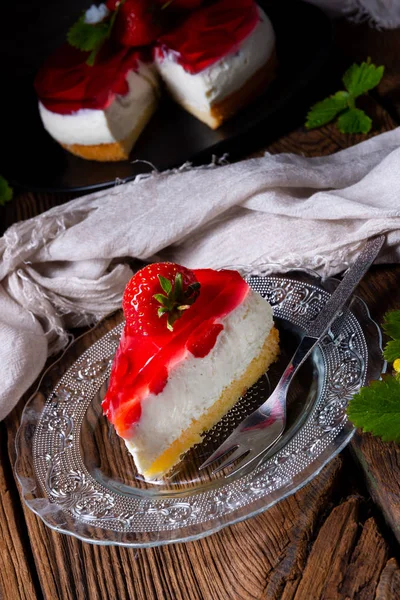 Leckere Erdbeer Frischkäsetorte Mit Keksboden — Stockfoto