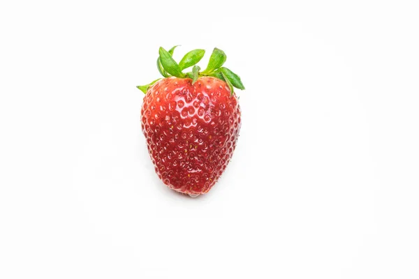 白色背景上的孤立生草莓 — 图库照片