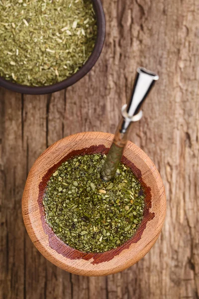 Tradicional Sudamericano Yerba Mate Taza Mate Madera Con Paja Metal — Foto de Stock