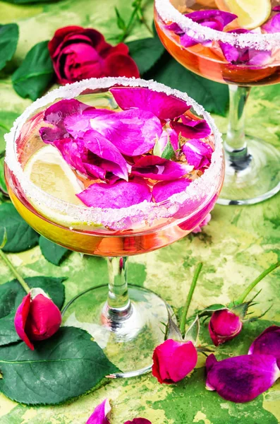 Home Alcoholic Drink Tea Rose Flower Cocktail Summer Drink Rose — Stock Photo, Image