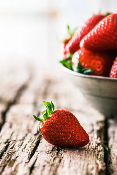 Fructe Proaspete Căpșuni Lemn Fructe Primăvară — Fotografie, imagine de stoc