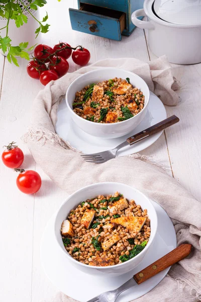 Kaszotto Polera Mat Från Bovete Med Grillad Kyckling — Stockfoto