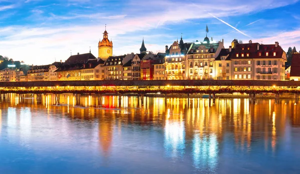 Lucerna Kapelbrucke Riverfront Architektura Słynnych Atrakcji Szwajcarskiej Panoramiczny Widok Słynne — Zdjęcie stockowe