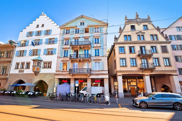 Kolorowa Ulica Zurychu Widokiem Szwajcarską Architekturę Centrum Szwajcarii — Zdjęcie stockowe