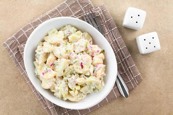 Salada Batata Vegetariana Caseira Fresca Feita Com Cebola Vermelha Picles — Fotografia de Stock