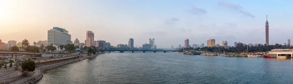 ナイル川のパノラマ カイロ市街の眺め — ストック写真