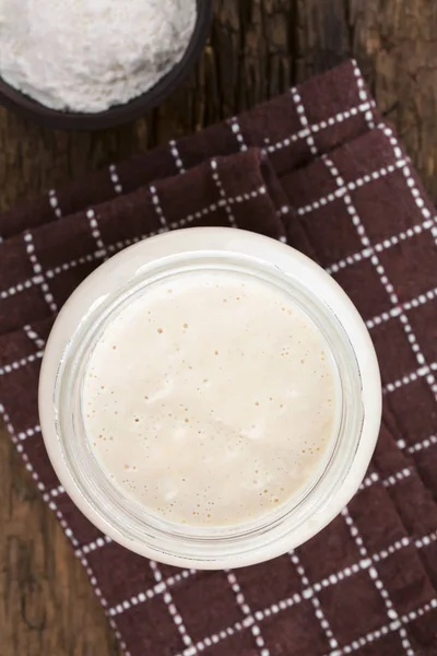 Arrancador Masa Fermentada Casera Fresca Una Mezcla Fermentada Agua Harina —  Fotos de Stock