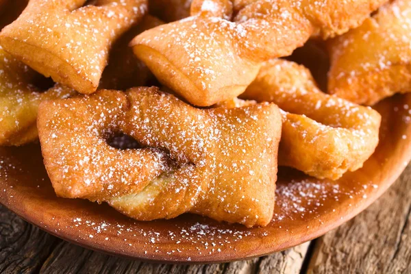 Traditionelle Süße Chilenische Calzones Rotos Frittiertes Gebäck Das Mit Puderzucker — Stockfoto