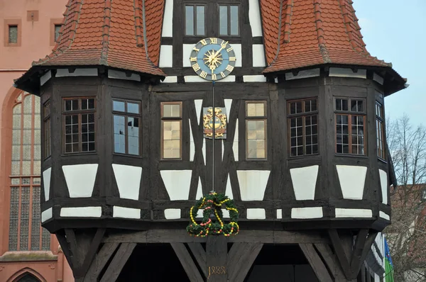 Rathaus Michelstadt Húsvéti Dekorációval — Stock Fotó