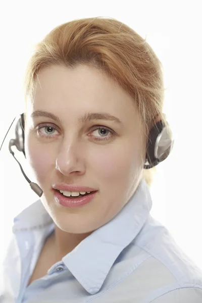 Portret Van Een Jonge Vrouw Met Headset — Stockfoto