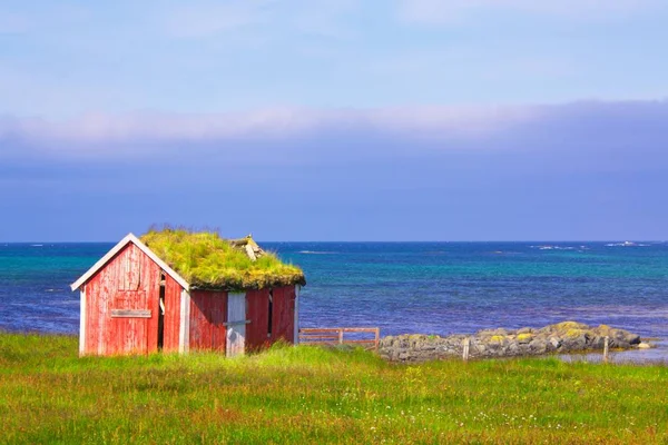 Descentrado Tradicional Derramado Pelo Mar Ilha Andoya Noruega — Fotografia de Stock