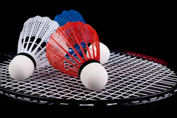 Shuttlecock Raqueta Bádminton Sobre Fondo Negro — Foto de Stock