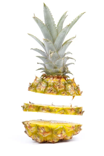 Färsk Skivad Ananas Vit Bakgrund Närbild — Stockfoto