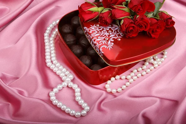 Boîte Rouge Forme Coeur Avec Bonbons Fleurs Valentine 039 — Photo