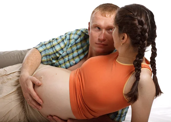 Šťastná Těhotná Žena Manželem Bílém Pozadí — Stock fotografie