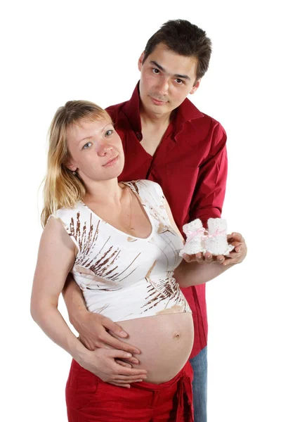 Mladá Rodina Očekává Porod Dítěte Drží Botičky — Stock fotografie