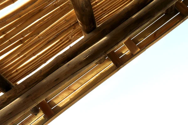 Telhado Bambu Contra Céu — Fotografia de Stock