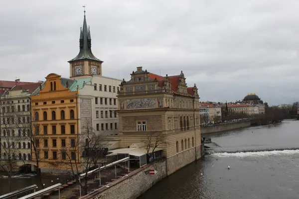 Vltava Bewolkt Reizen Winter Rivier Cruise Praag Uitzicht — Stockfoto