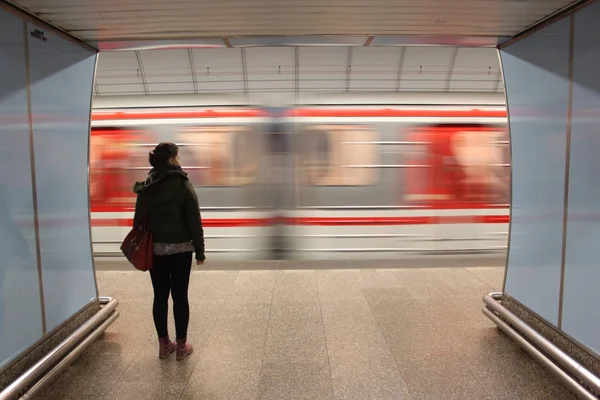 Metro Train Prague People Long Exposure Spreed Woman — Stock Photo, Image