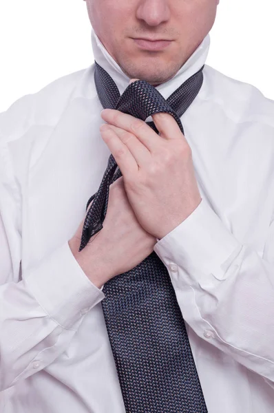 Mężczyzna Wiąże Krawat — Zdjęcie stockowe