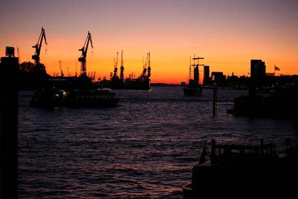 Hamburger Hafen Bei Sonnenuntergang — Stockfoto
