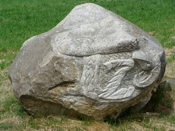 Durch Bildhauer Bearbeiteter Findling Redigerad Skulptören Findling — Stockfoto