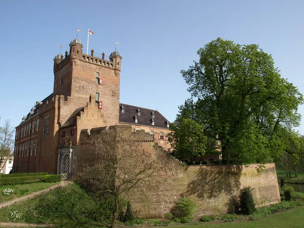 Malowniczy Widok Majestatycznej Średniowiecznej Architektury Zamku — Zdjęcie stockowe