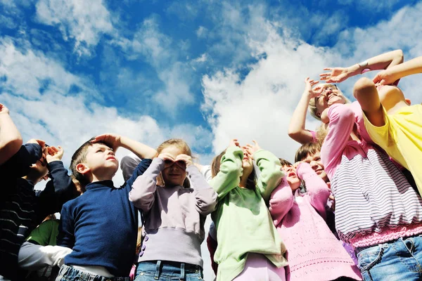 Feliz Grupo Niños Niños Divierten Juegan Jardín Infancia Concepto Educación — Foto de Stock