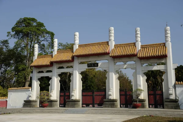 Puerta Templo Confuciano Lotusee Kaohsiung Taiwan —  Fotos de Stock