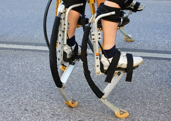 Tekerlekli Sandalyedeki Adamın Bacakları — Stok fotoğraf