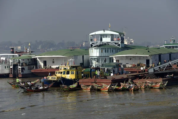 Perahu Sungai Yangon Yangon Myanmar — Stok Foto