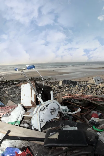 Waste Discarded Dumped Beautiful Scenic Beach — Stock Photo, Image