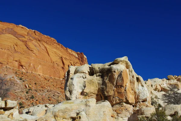 Färgglada Formationer Nära Tower Rock Kapitolium Rev Nationalpark Utah — Stockfoto