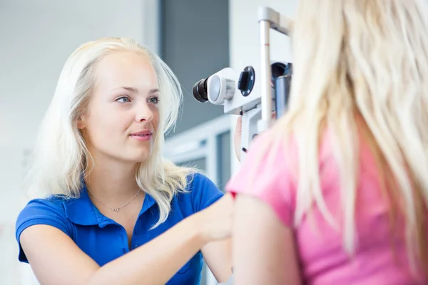 Optometry Concept Portrait Pretty Young Optometrist Using Slit Lamp Check — Stock Photo, Image