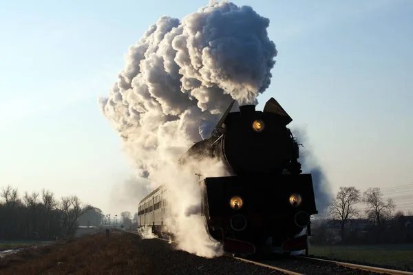 Винтажный Паровой Поезд Отправляющийся Станции Зима — стоковое фото