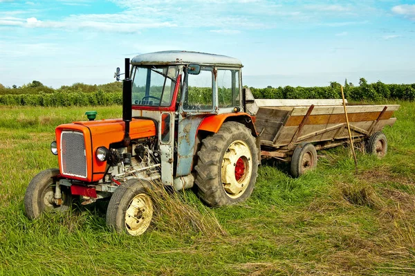 Vecchio Trattore Agricolo Sul Lato Campo Agricolo Nel Sud Della — Foto Stock