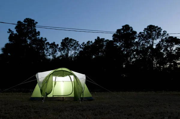 Dağlarda Kamp Çadırı — Stok fotoğraf