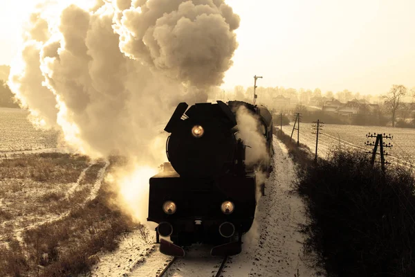 Stasyondan Başlayan Klasik Buhar Treni Kış Zamanı — Stok fotoğraf