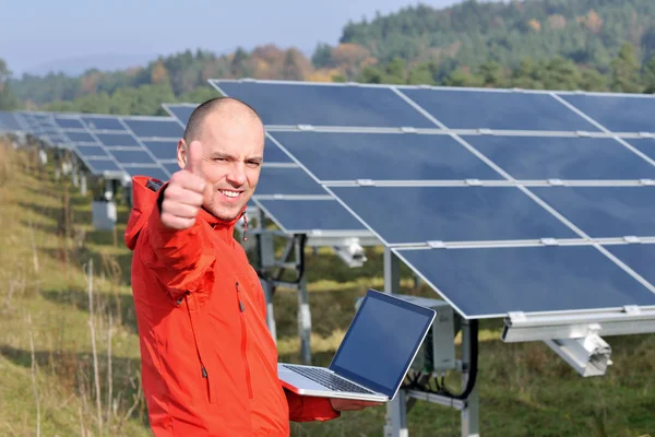 Male Engineer Work Place Solar Panels Plant Industy Background — Stock Photo, Image