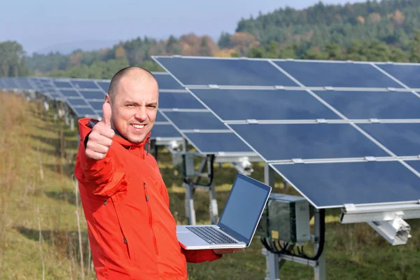 Male Engineer Work Place Solar Panels Plant Industy Background — Stock Photo, Image